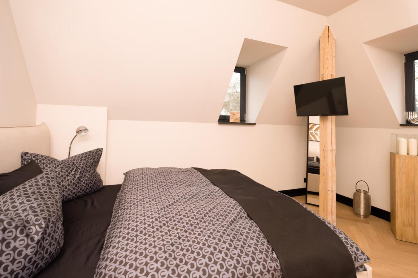 * Stadtvilla Plauen * * Aussergewoehnlich * 2 Zimmerwohnung * Zentrumsnah Exterior photo