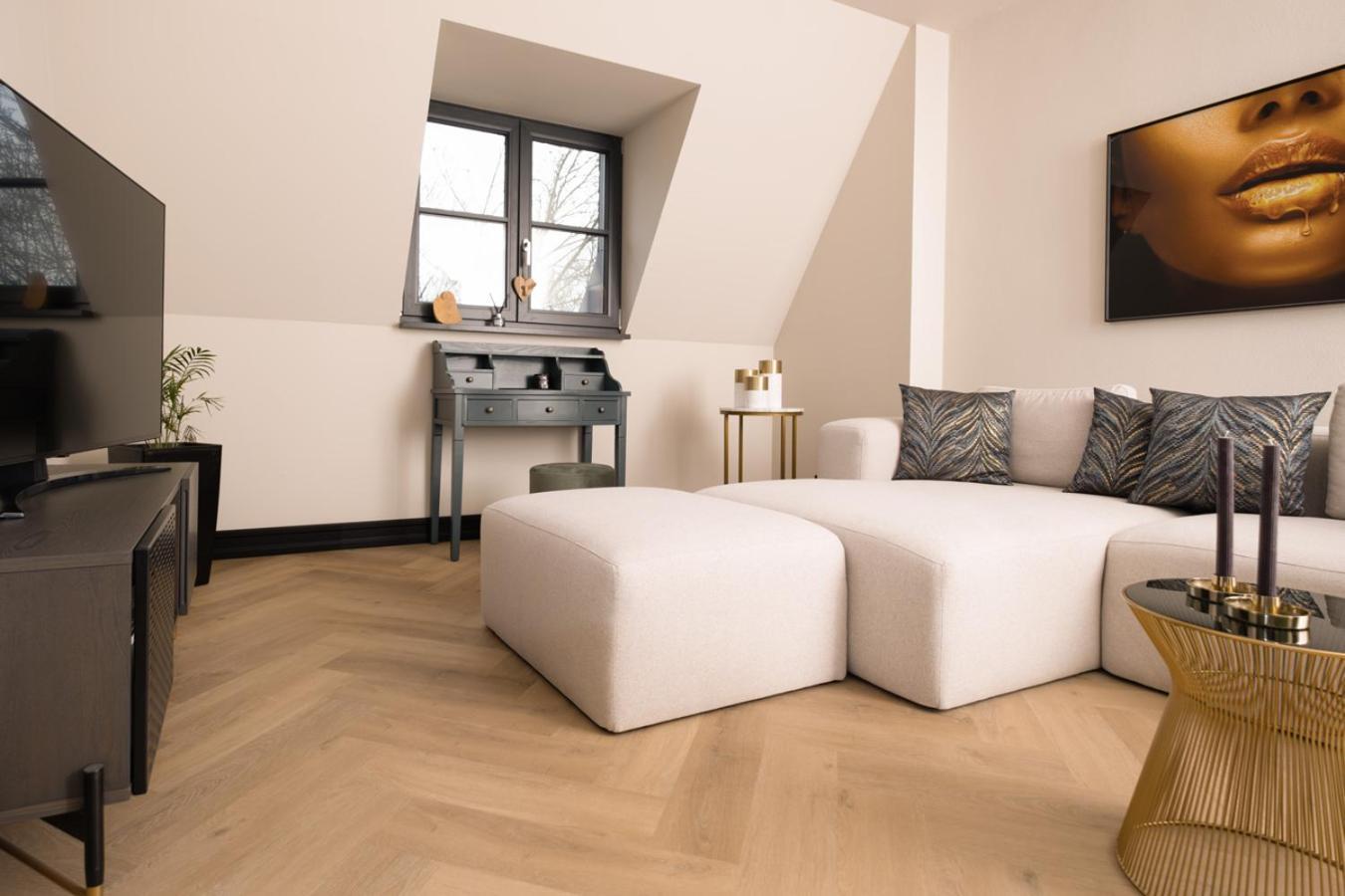 * Stadtvilla Plauen * * Aussergewoehnlich * 2 Zimmerwohnung * Zentrumsnah Exterior photo