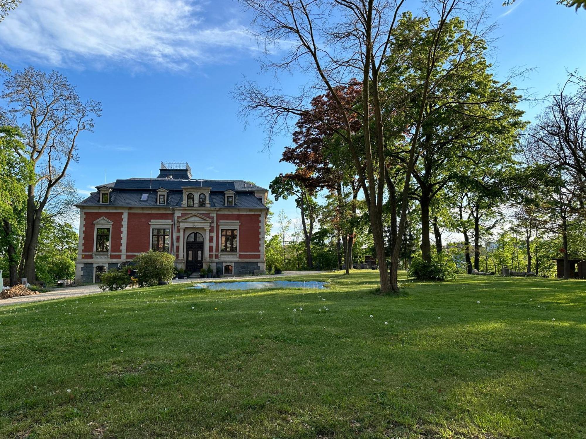 * Stadtvilla Plauen * * Aussergewoehnlich * 2 Zimmerwohnung * Zentrumsnah Exterior photo