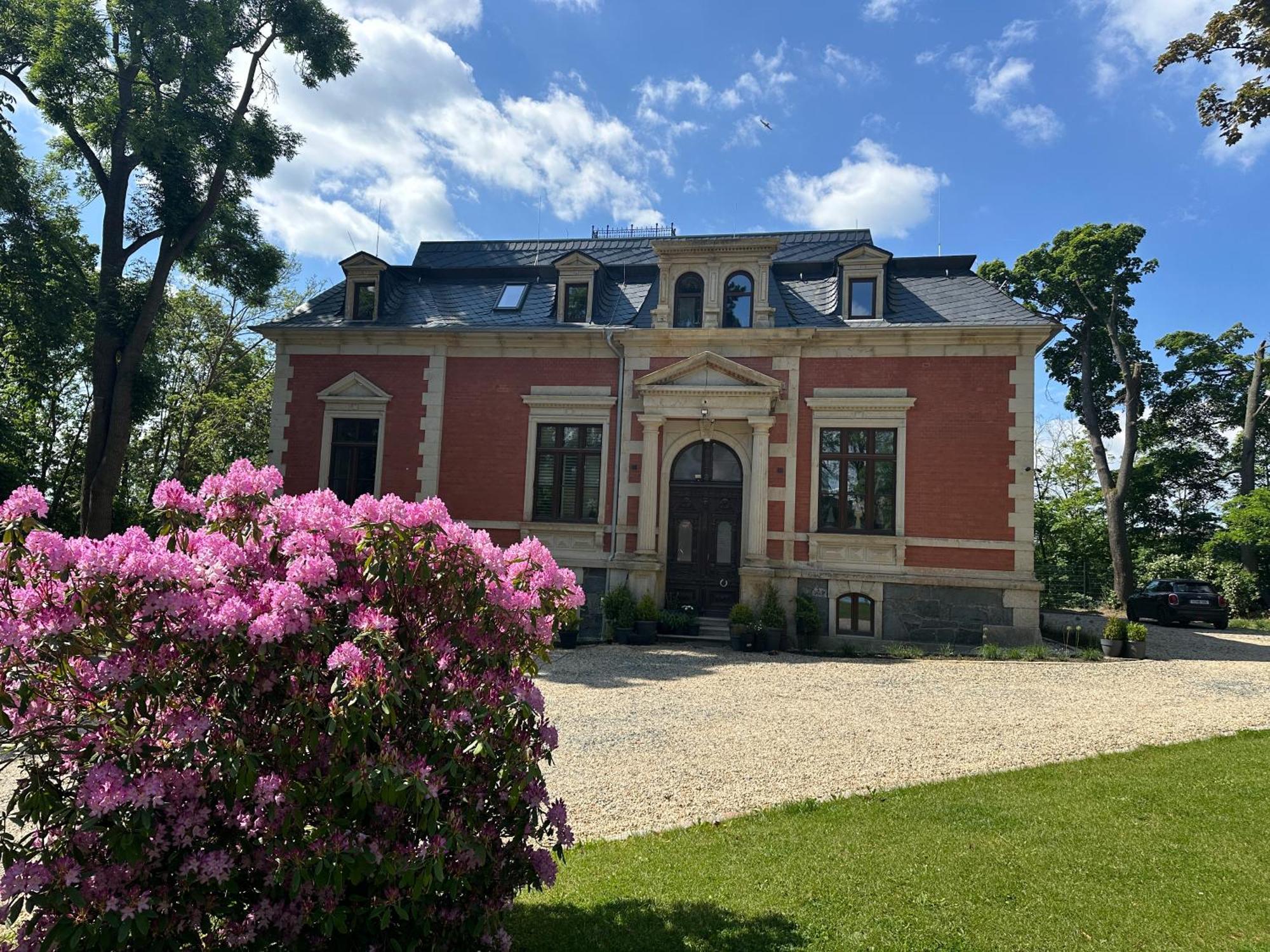 * Stadtvilla Plauen * * Aussergewoehnlich * 2 Zimmerwohnung * Zentrumsnah Exterior photo