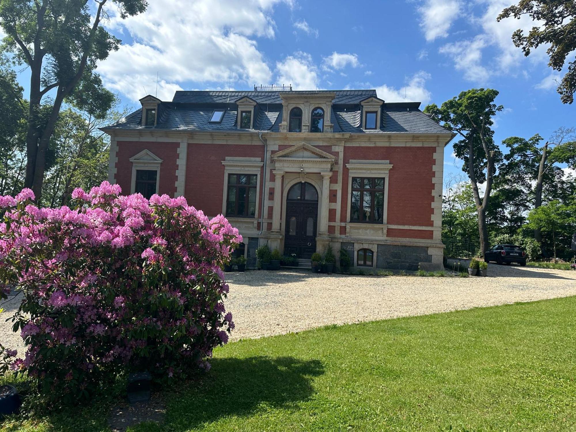 * Stadtvilla Plauen * * Aussergewoehnlich * 2 Zimmerwohnung * Zentrumsnah Exterior photo